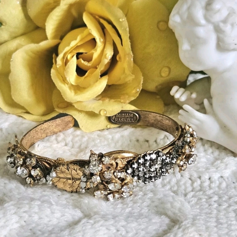 💎 WOW! MIRIAM HASKELL Vintage Floral Rhinestones Gold Tone Cuff Bracelet